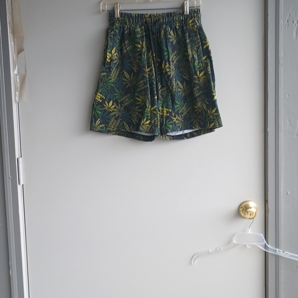 ALF - Picture 2 of 8